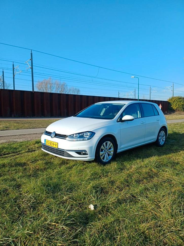 Volkswagen Golf 1.0 TSI 115pk Bluemotion 5D 2019 Wit, Auto's, Volkswagen, Particulier, Golf, Adaptive Cruise Control, Airbags