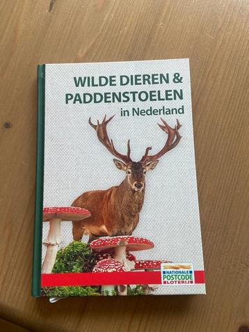 Postcodeloterij boek dieren en paddenstoelen. beschikbaar voor biedingen