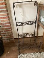 Loberon haardhouthouder zonder gereedschap, Ophalen