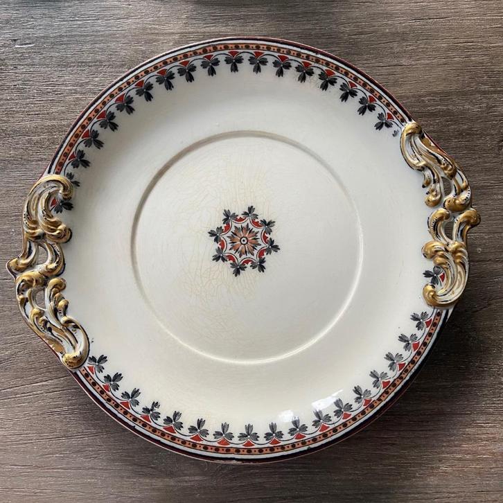 Wedgwood antiek serveer bord Strawberry Leaf 31cm, Antiek en Kunst, Antiek | Servies compleet, Ophalen of Verzenden