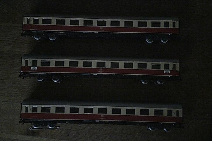 Marklin HO 3 TEE rijtuigen 1e klasse nr. 4095 en 4098, Hobby en Vrije tijd, Modeltreinen | H0, Gebruikt, Wagon, Wisselstroom, Märklin