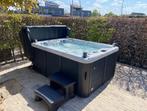 Fox Spa Essence, met goede cover en coverlift, Tuin en Terras, Bubbelbaden en Hottubs, Ophalen, Zo goed als nieuw, Filter, Vast