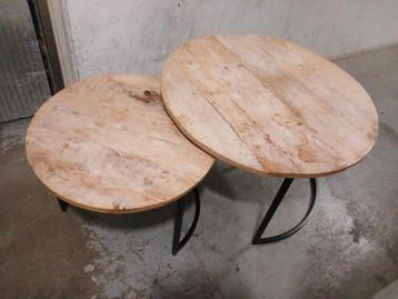 Set van 2 Mango Houten Bijzettafels beschikbaar voor biedingen