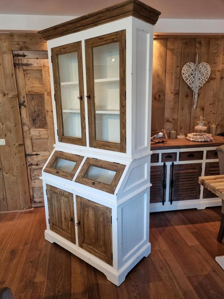 Landelijke Brocante Vitrinekast € 599.-, Huis en Inrichting, Kasten | Vitrinekasten, Zo goed als nieuw, 200 cm of meer, 25 tot 50 cm