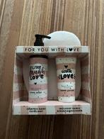 Set, hand lotion, hand zeep en scrub handschoen, Ophalen of Verzenden, Nieuw, Overige typen