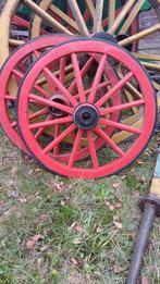 2 hele mooie rode karrewielen.  Diameter 90 cm., Antiek en Kunst, Ophalen