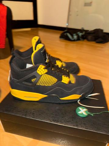 Jordan 4 retro thunder maat 47 beschikbaar voor biedingen