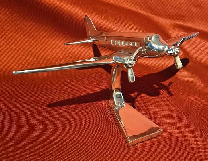 Dakota schaalmodel propeller vliegtuig, Antiek en Kunst, Curiosa en Brocante, Ophalen