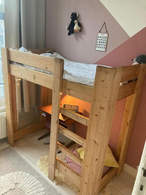 Houten hoogslaper, Kinderen en Baby's, Kinderkamer | Stapelbedden en Hoogslapers, Zo goed als nieuw, Hoogslaper, Ophalen