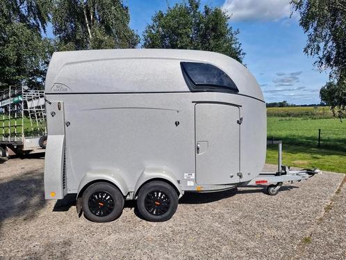 Böckmann big master  2 paardstrailer met zadelkamer, Dieren en Toebehoren, Paarden en Pony's | Trailers en Aanhangwagens, Zo goed als nieuw