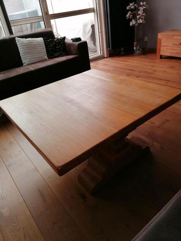 Zwaar eiken kloostertafel met eiken salontafel 