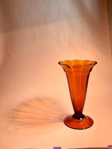 Art Deco Vaas amberkleurig jaren ‘30 beschikbaar voor biedingen
