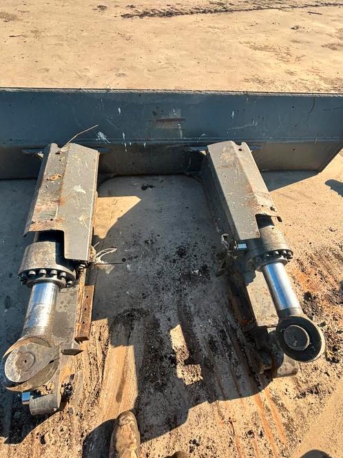 Volvo EC235 dozerblad cilinders hydraulisch, Doe-het-zelf en Verbouw, Gereedschap | Machine-onderdelen en Toebehoren, Gebruikt
