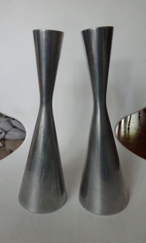Gotta Erika Pikari -Ikea: 2 metalen kandelaars, diabolo vorm, Huis en Inrichting, Woonaccessoires | Kandelaars en Kaarsen, Gebruikt