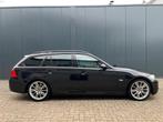 BMW 3-serie Touring 318i M-Pakket|AUT|StoelVW|Boekjes|Xenon!, Automaat, 1435 kg, Zwart, Leder