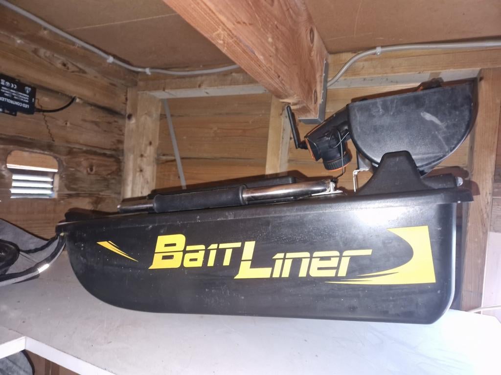 Baitliner voerboot, Ophalen