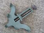 Hoek Klem. Oud type met patent nummer, Antiek en Kunst, Antiek | Gereedschap en Instrumenten, Verzenden