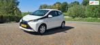 Toyota Aygo 1.0 VVT-i x-play, Voorwielaandrijving, Euro 5, Stof, Gebruikt
