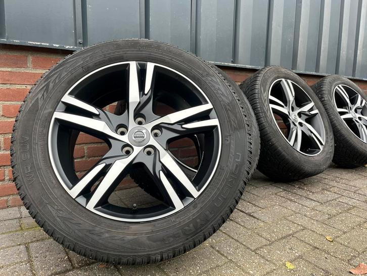 18 inch Originele Volvo XC40 Winterset Nokian, Auto-onderdelen, Banden en Velgen, Banden en Velgen, Winterbanden, 18 inch, 235 mm
