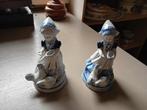 Delfts blauw beeldje - Meisje voert kippen, Antiek en Kunst, Ophalen of Verzenden