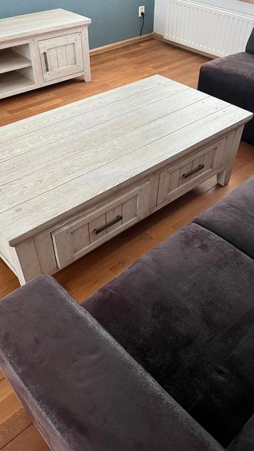 Salontafel 140x70 + evt. TV meubel & eettafel beschikbaar voor biedingen
