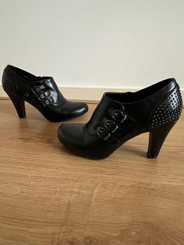 Zwarte pumps met sierstenen maat 39 beschikbaar voor biedingen