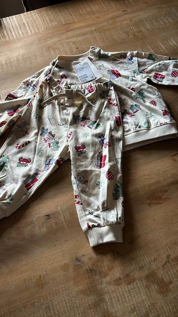 Kerstpyjama Maat 80 beschikbaar voor biedingen