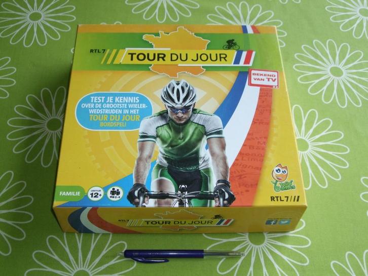 Tour du jour bordspel - Test je kennis, Hobby en Vrije tijd, Gezelschapsspellen | Bordspellen, Zo goed als nieuw, Een of twee spelers