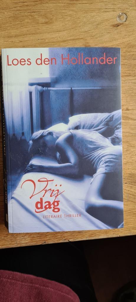 Boek Vrijdag. Loes den Hollander, Boeken, Thrillers, Zo goed als nieuw, Nederland, Ophalen of Verzenden