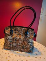 Grotere handtas lak tijgerprint, Sieraden, Tassen en Uiterlijk, Tassen | Damestassen, Ophalen, Zo goed als nieuw, Handtas