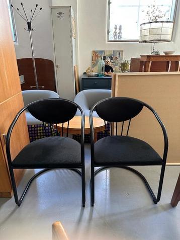Set vintage design stoelen, eetkamerstoelen Memphis stijl beschikbaar voor biedingen
