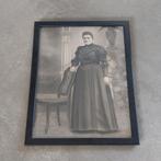 Oude foto vrouw 1885 Antwerpen, Verzamelen, Foto's en Prenten, Gebruikt, Foto, Klederdracht, Ophalen of Verzenden