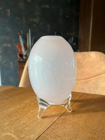 Art Glas Vaas Lichtroze op Pootjes - 14cm beschikbaar voor biedingen