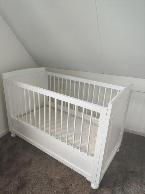 Wit ledikantje, Kinderen en Baby's, Kinderkamer | Complete kinderkamers, Zo goed als nieuw, Jongetje of Meisje, Ophalen