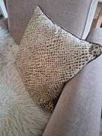 Mooie sierkussen in kleur bruin-beige/beige gemêleerd, Ophalen of Verzenden, Zo goed als nieuw, Beige, Vierkant