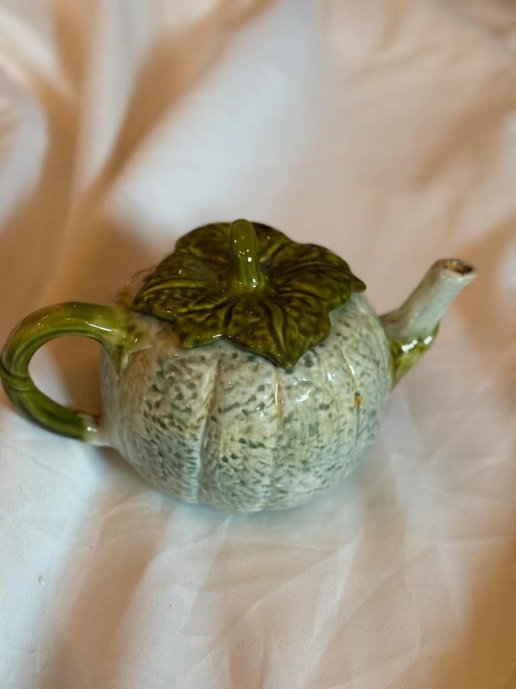 Bordallo Pinheiro Aardbei Theepot - Handgemaakt Keramiek, Antiek en Kunst, Antiek | Keramiek en Aardewerk, Ophalen of Verzenden