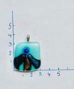 Glasfusion hanger met zilverkleurige ketting, Nieuw, Ophalen of Verzenden, Bloem of Plant, Glas of Kristal