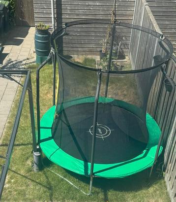 Trampoline beschikbaar voor biedingen