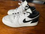 Nike Jordan zwart-wit maat 39, Ophalen of Verzenden, Zo goed als nieuw, Wit, Sneakers of Gympen