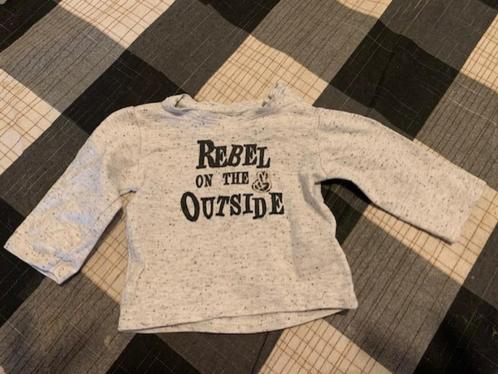 Grijze shirtje van de Prénatal. Maat 56, Kinderen en Baby's, Babykleding | Maat 56, Zo goed als nieuw, Jongetje, Shirtje of Longsleeve