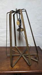 2 oude brocante hanglampen/ fraaie vormgeving, Ophalen