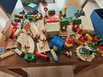 O.a. Brio houten trein aan incl heel veel onderdelen, Ophalen, Gebruikt