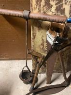 Diverse stuks oud gereedschap eventueel antieke objecten, Ophalen