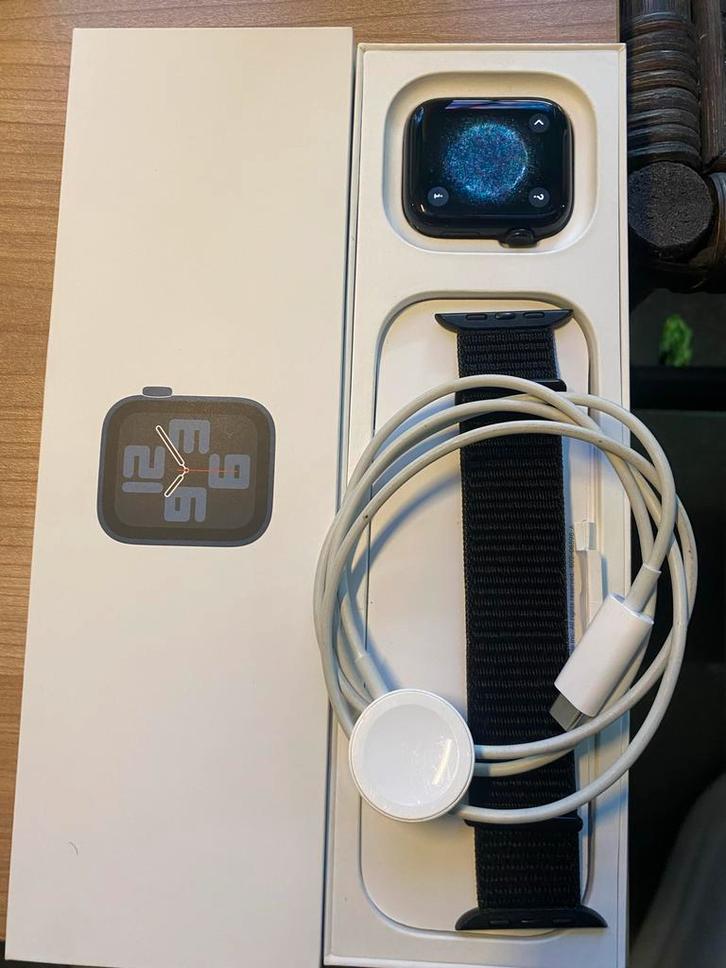 Apple Watch SE 2 (44mm) - Gebruikt, Goede Staat, Sieraden, Tassen en Uiterlijk, Smartwatches, Gebruikt, iOS, Zwart, Afstand, Waterdicht