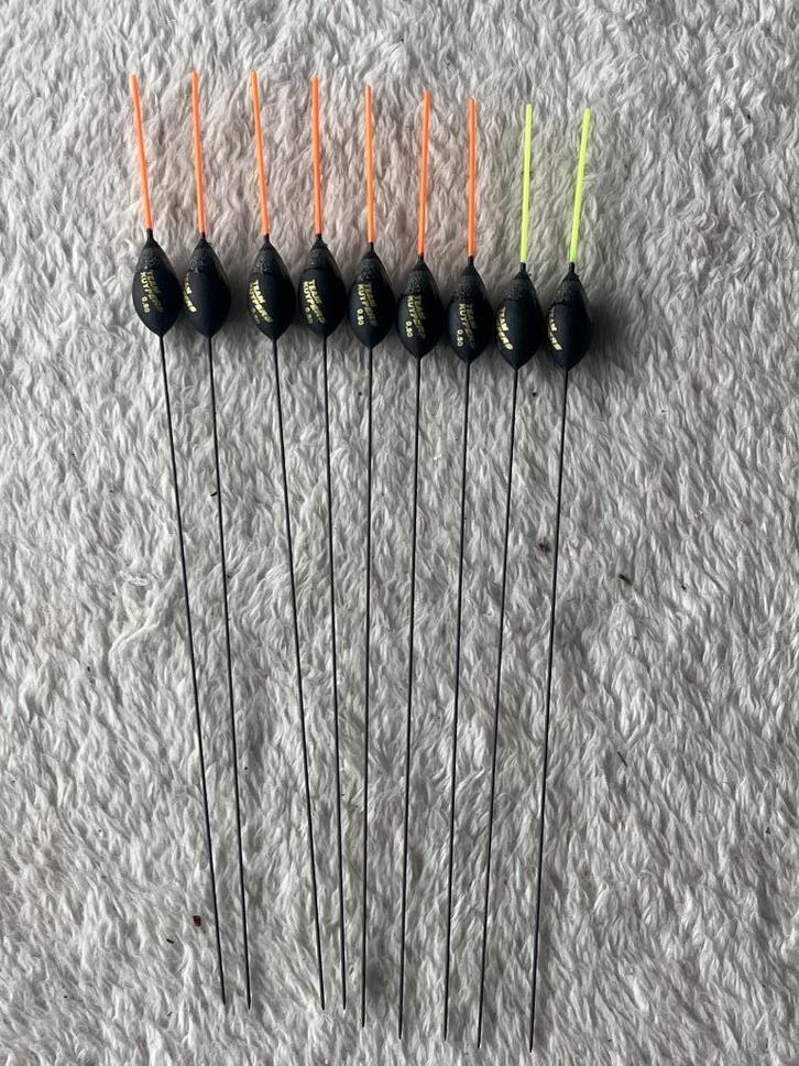 adv 281 / NIEUW set 9 dobbers TEAM KUYPERS 0,50gr, Watersport en Boten, Hengelsport | Witvissen, Nieuw, Dobber of Lood, Ophalen of Verzenden