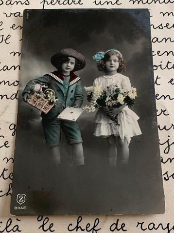 1915 Kindjes met bloemen - seringen (IT) beschikbaar voor biedingen