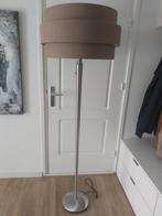 Vloerlamp 1.80 cm hoog met bruine kap en rvs poot., Ophalen, Metaal, 150 tot 200 cm, Landelijk