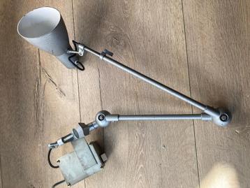 industriële 2 armige werklamp beschikbaar voor biedingen