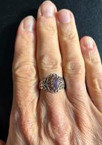 Ring met amethist (17,5 mm), Ophalen of Verzenden, 17 tot 18, Met edelsteen, Dame