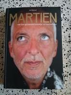 Martien: van burgemeesterszoontje tot kasteelheer VASTE PRIJ, Ophalen of Verzenden, Zo goed als nieuw, Jan Dijkgraaf, Film, Tv en Media